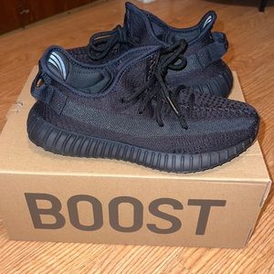 Onyx Yeezy Boosts 350 V2